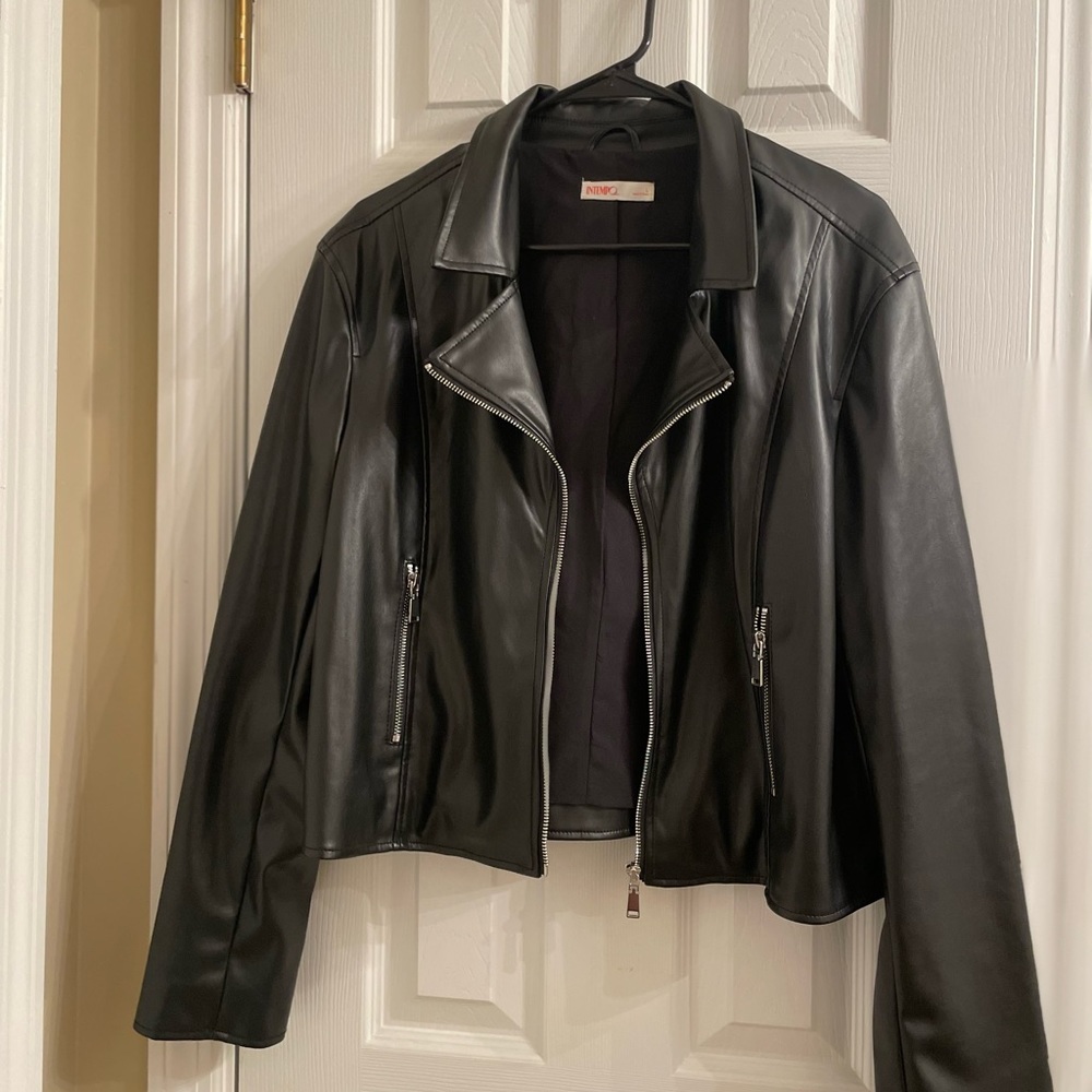 Women’s leather jacket